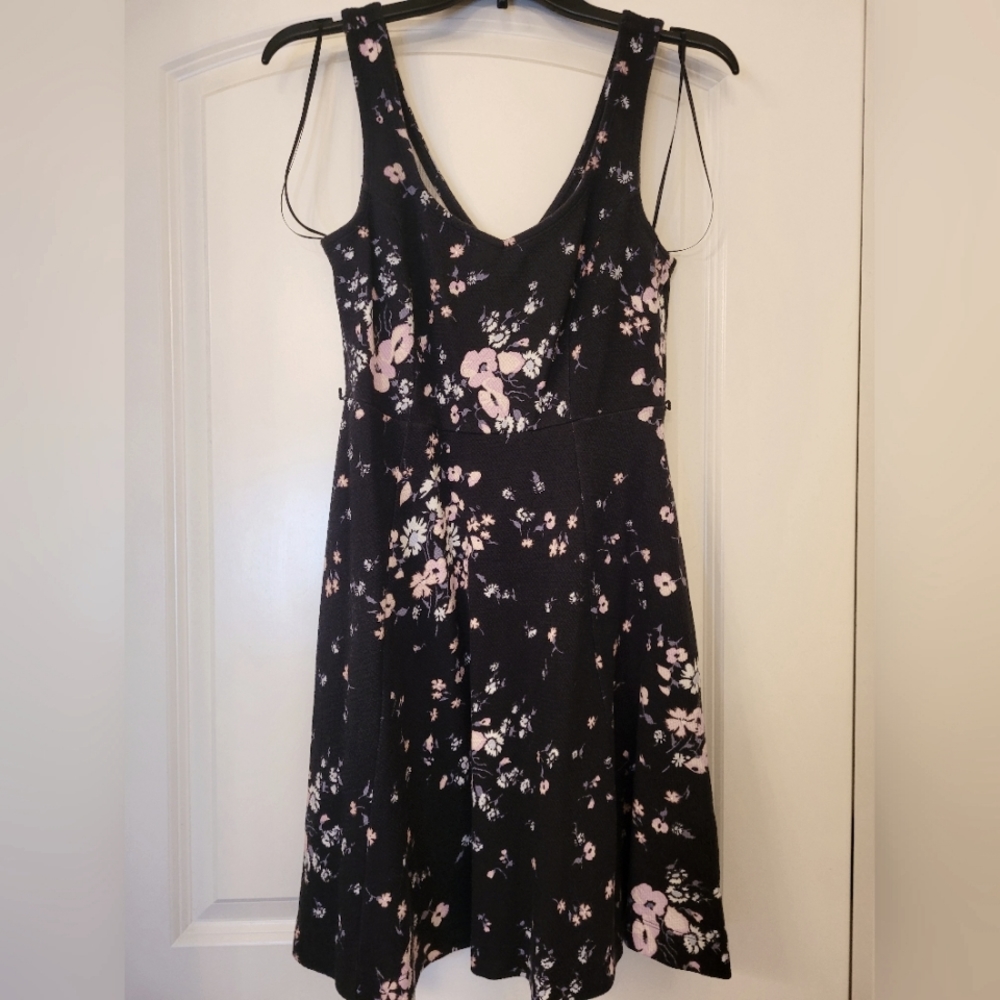 LC Lauren Conrad deep v-neck black and floral dress - M